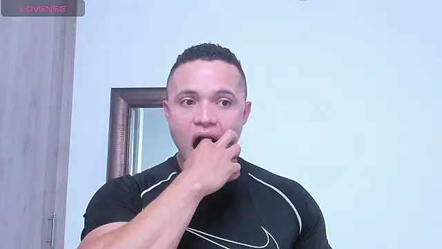 Snapshot of KingLevi01 chatting on 14, 10, 2025 KingLevi01 online show from 14, 10, 2025