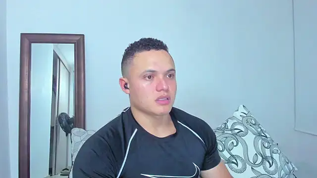 KingLevi01 online show from 14, 4, 2026