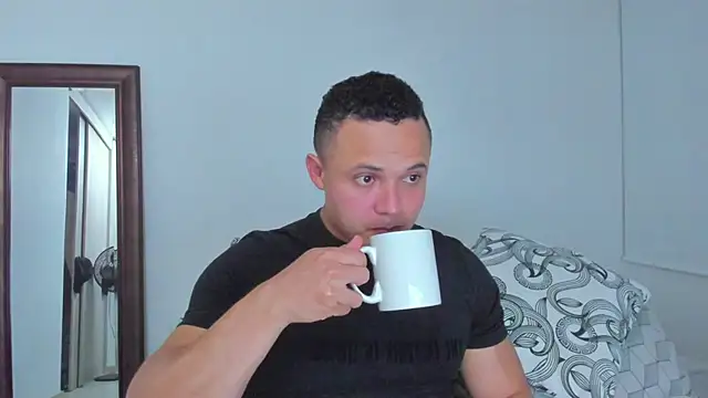 KingLevi01 online show from 10, 6, 2026