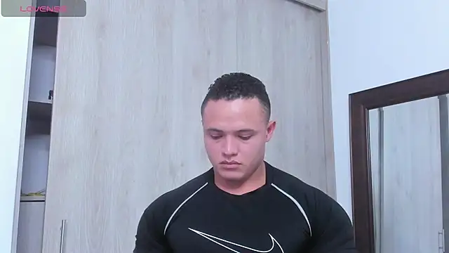 Snapshot of KingLevi01 chatting on 31, 10, 2025 KingLevi01 online show from 31, 10, 2025