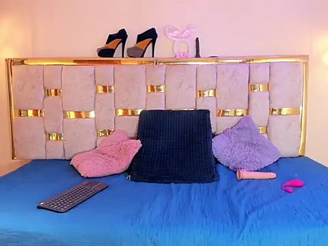 mia wetts online show from 26, 9, 2025