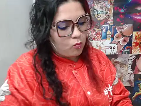 Curvy-Queen online show from 18, 9, 2025