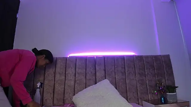 Ambeer fox  online show from 20, 4, 2026