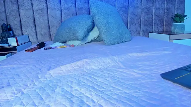 Ambeer fox  online show from 13, 3, 2026