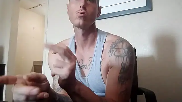 Snapshot of majestic4u chatting on 12, 9, 2025 majestic4u online show from 12, 9, 2025