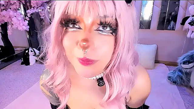 Snapshot of BizzyNoar chatting on 6, 5, 2026 BizzyNoar online show from 6, 5, 2026