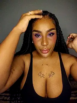 Snapshot of Queen_Amara chatting on 4, 5, 2026 Queen Amara online show from 4, 5, 2026