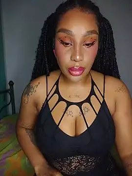 Snapshot of Queen_Amara chatting on 25, 5, 2026 Queen Amara online show from 25, 5, 2026