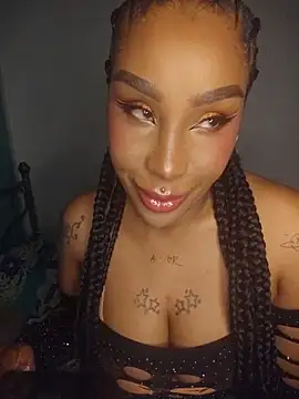 Snapshot of Queen_Amara chatting on 27, 5, 2026 Queen Amara online show from 27, 5, 2026