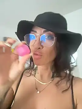nikkaanderic online show from 28, 5, 2026