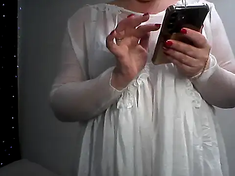 EllaLove2277 online show from 19, 1, 2026