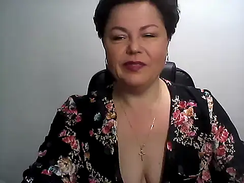 Snapshot of EllaLove2277 chatting on 6, 11, 2025 EllaLove2277 online show from 6, 11, 2025