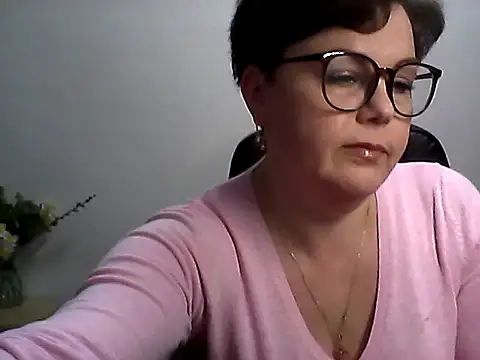 Snapshot of EllaLove2277 chatting on 24, 4, 2026 EllaLove2277 online show from 24, 4, 2026