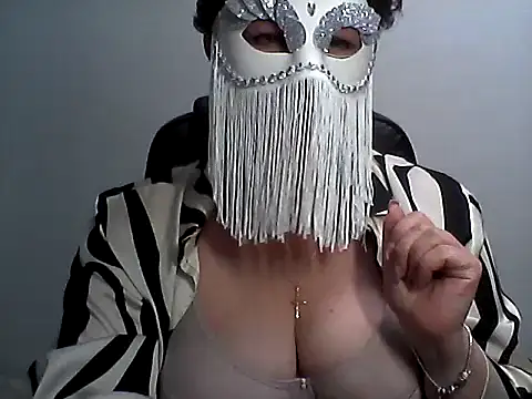 Snapshot of EllaLove2277 chatting on 10, 7, 2026 EllaLove2277 online show from 10, 7, 2026