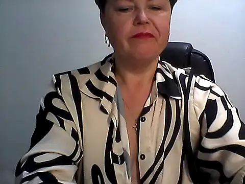 Snapshot of EllaLove2277 chatting on 19, 10, 2025 EllaLove2277 online show from 19, 10, 2025