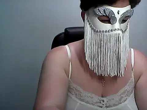 Snapshot of EllaLove2277 chatting on 25, 6, 2026 EllaLove2277 online show from 25, 6, 2026