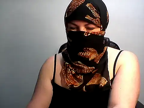 Snapshot of EllaLove2277 chatting on 9, 5, 2026 EllaLove2277 online show from 9, 5, 2026