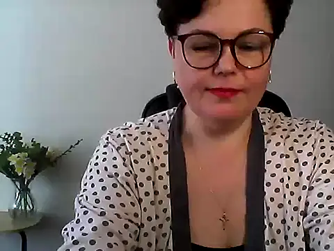 EllaLove2277 online show from 15, 4, 2026