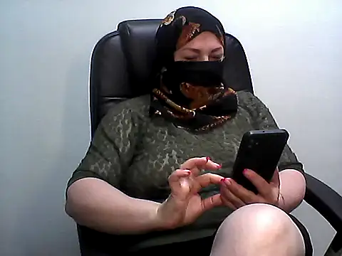 Snapshot of EllaLove2277 chatting on 19, 5, 2026 EllaLove2277 online show from 19, 5, 2026