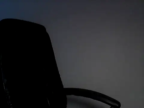 Snapshot of EllaLove2277 chatting on 8, 10, 2025 EllaLove2277 online show from 8, 10, 2025