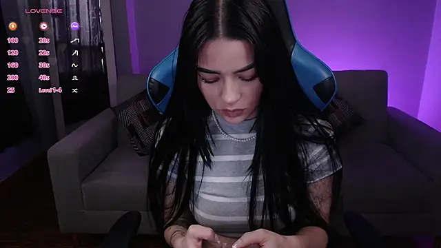 Yourworstnightmare333 online show from 3, 4, 2026