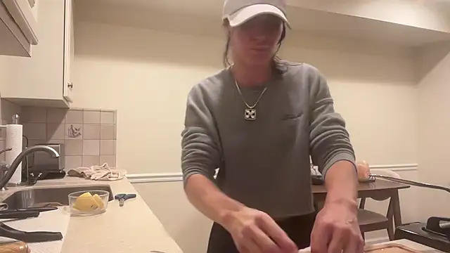 Snapshot of NurseStephania chatting on 8, 10, 2025 NurseStephania online show from 8, 10, 2025