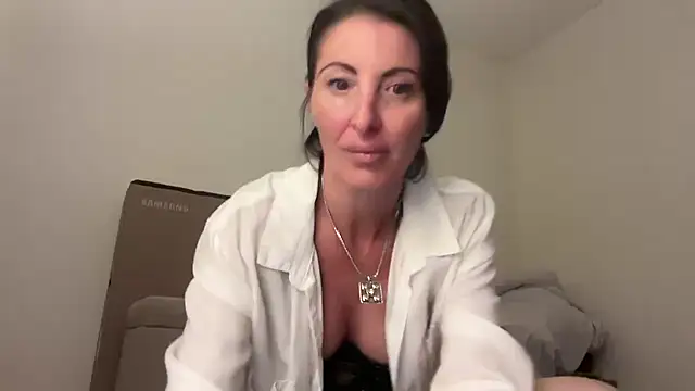 Snapshot of NurseStephania chatting on 19, 10, 2025 NurseStephania online show from 19, 10, 2025