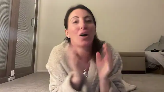 Snapshot of NurseStephania chatting on 26, 10, 2025 NurseStephania online show from 26, 10, 2025