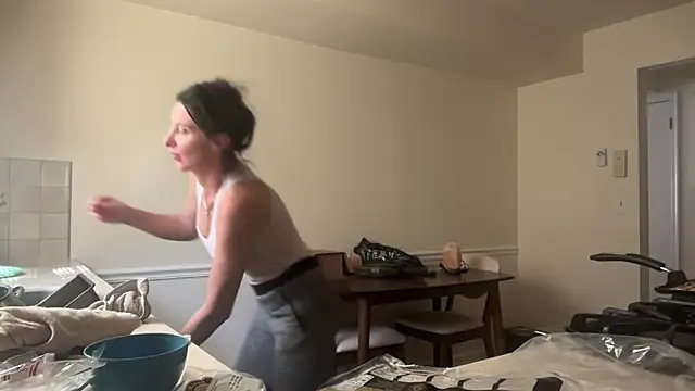 Snapshot of NurseStephania chatting on 9, 10, 2025 NurseStephania online show from 9, 10, 2025