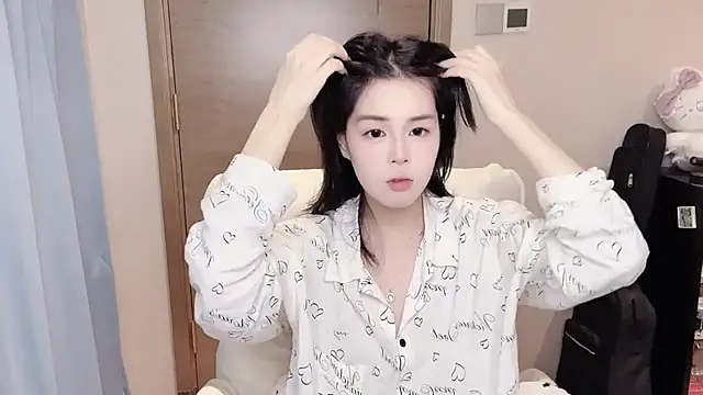 Koi-00 online show from 3, 2, 2026