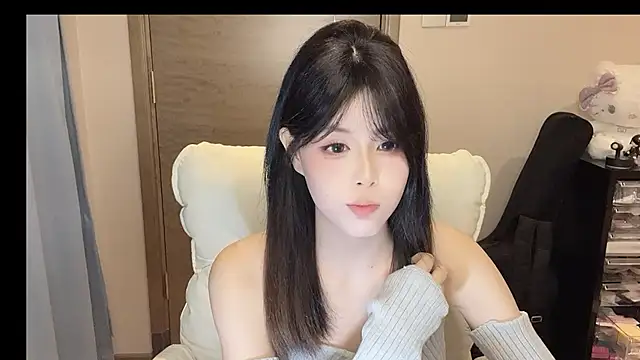 Snapshot of Koi-00 chatting on 7, 11, 2025 Koi-00 online show from 7, 11, 2025