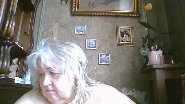 Lala-Love56 online show from 4, 4, 2026