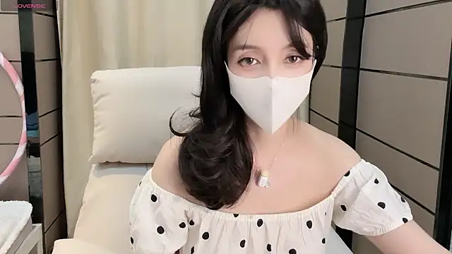 Snapshot of _Ling_Ling chatting on 8, 10, 2025 Ling Ling online show from 8, 10, 2025