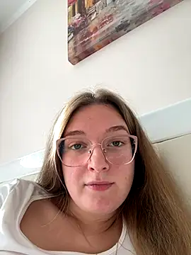 Bellatrisssaa online show from 5, 11, 2025