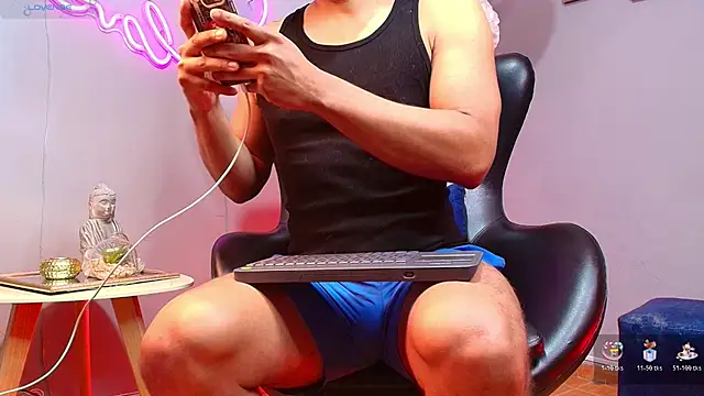 Snapshot of Gael_Meneses chatting on 21, 10, 2025 Gael Meneses online show from 21, 10, 2025