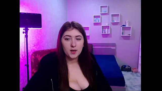 Emm1e Lynn online show from 6, 10, 2025