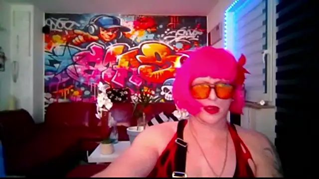 hellgirl1980 online show from 6, 5, 2026