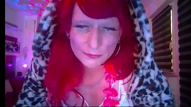 Snapshot of hellgirl1980 chatting on 12, 6, 2026 hellgirl1980 online show from 12, 6, 2026