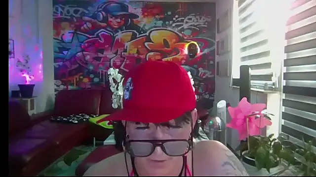 Snapshot of hellgirl1980 chatting on 3, 7, 2026 hellgirl1980 online show from 3, 7, 2026