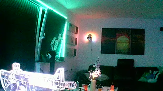 hellgirl1980 online show from 5, 12, 2025