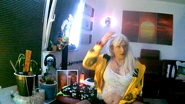 hellgirl1980 online show from 28, 11, 2025