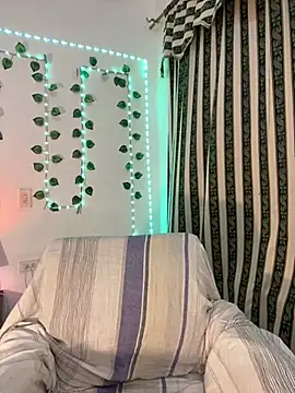 roselyn caprice online show from 24, 4, 2026