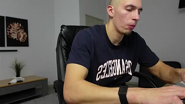 Ryan Dozer online show from 30, 10, 2025