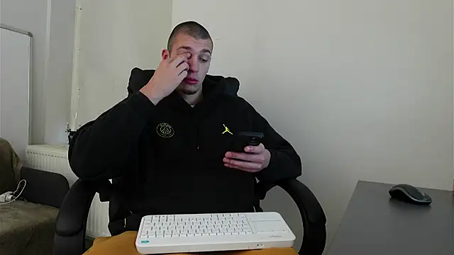 Ryan Dozer online show from 8, 11, 2025