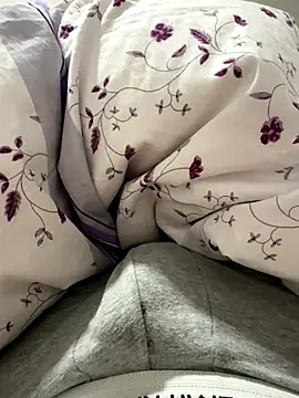 Snapshot of JJ_131 chatting on 15, 10, 2025 JJ 131 online show from 15, 10, 2025