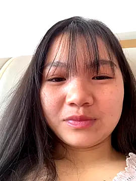 Emlyly-18 online show from 3, 12, 2025