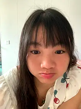 Emlyly-18 online show from 23, 10, 2025