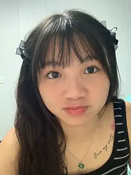 Emlyly-18 online show from 17, 10, 2025