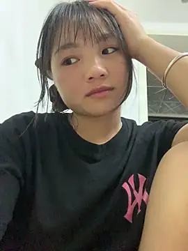 Emlyly-18 online show from 19, 9, 2025