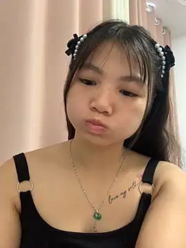 Emlyly-18 online show from 19, 9, 2025